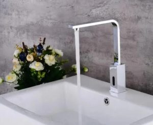 How to choose stainless steel shower head and brass shower head